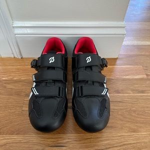 Men’s Peloton Cycling Shoes with Cleats- l- Brand new, worn once. Size 43.